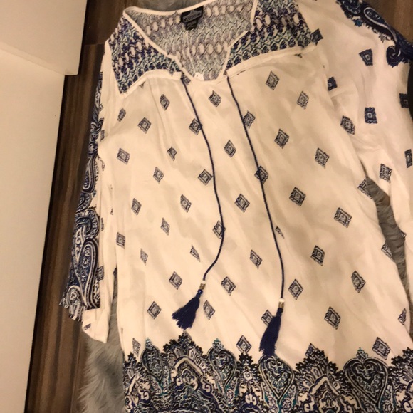 White and Blue Paisley Dress - Picture 4 of 4